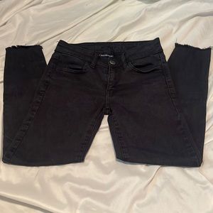 Black American Eagle skinny jeans